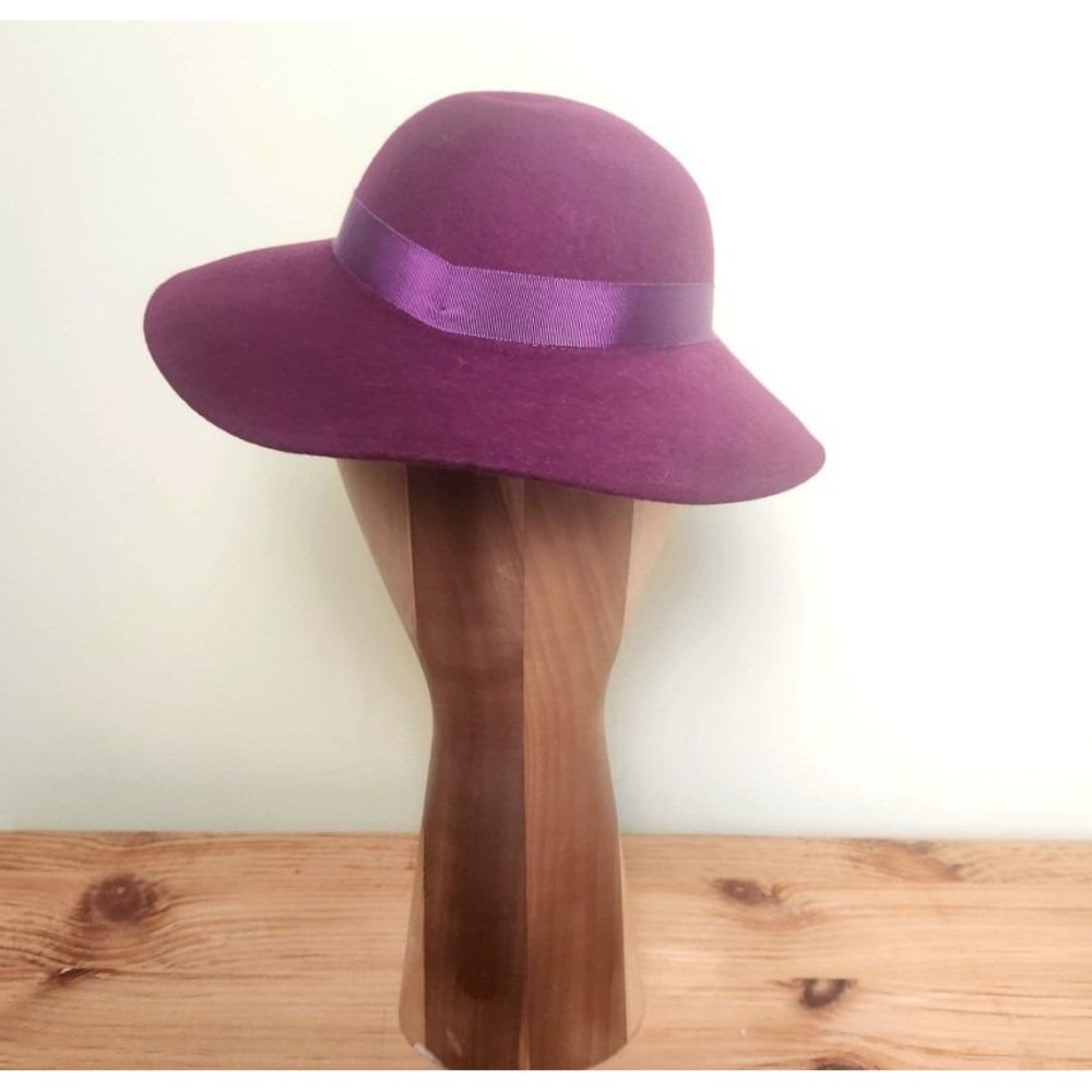 Vintage Burberrys Magenta Purple 100% Wool Felt Cloche Hat Made in England Box - Picture 4 of 9
